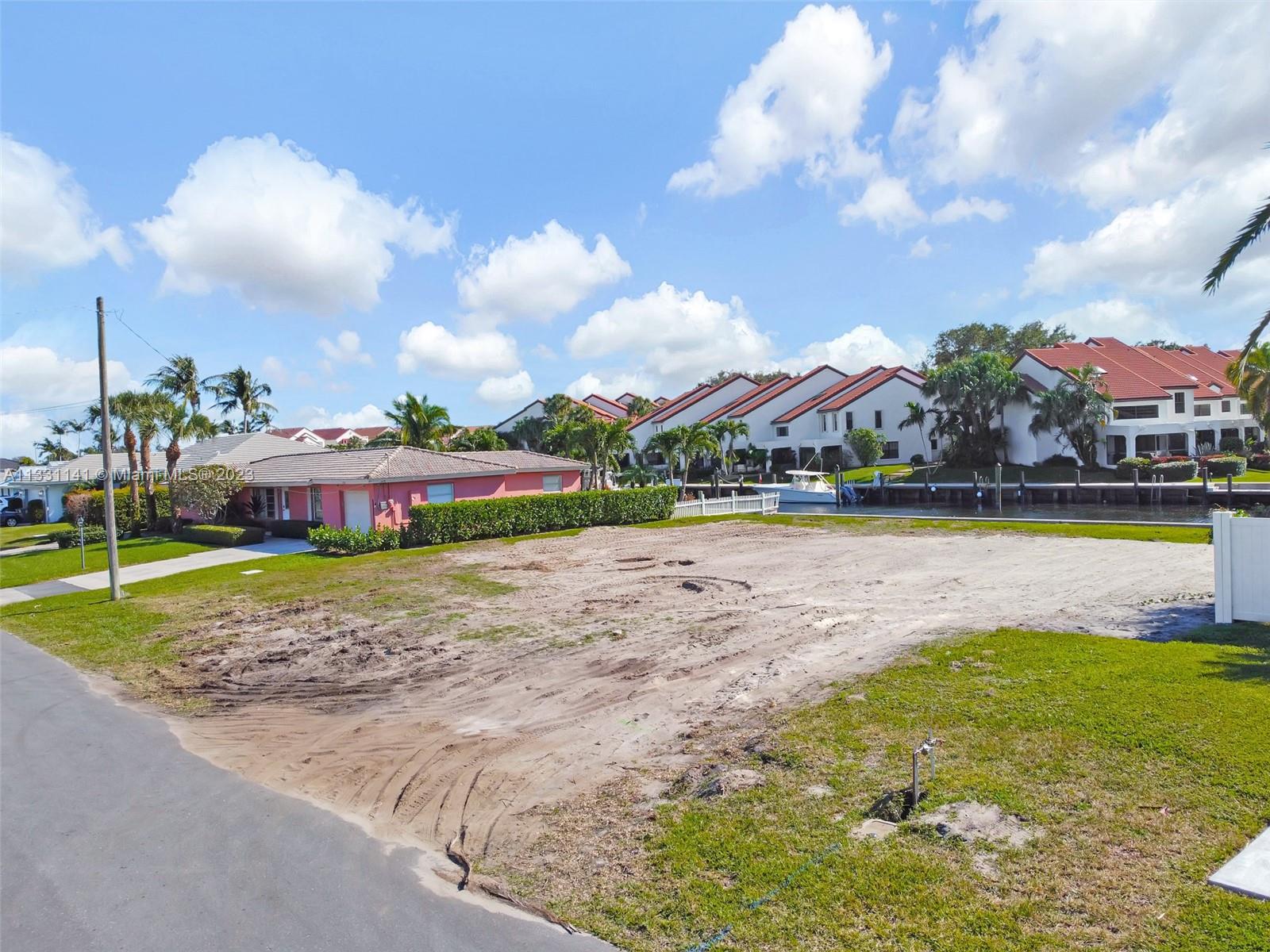2400 Edward Rd Palm Beach Gardens, FL 33410