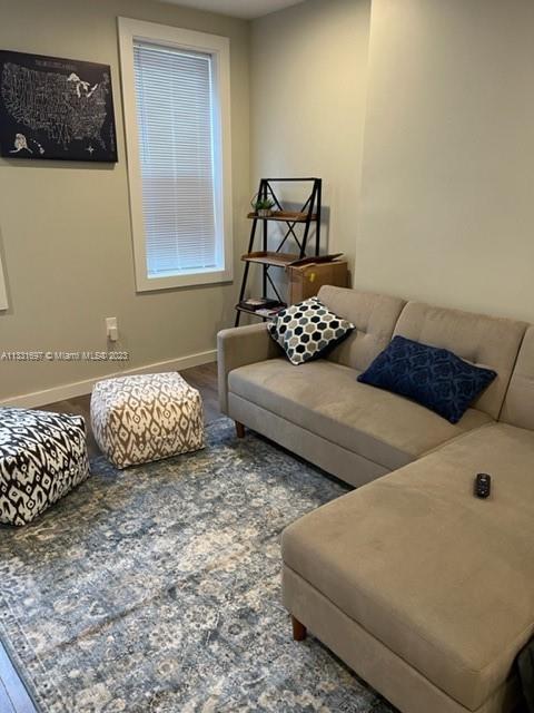 1247 S Newkirk