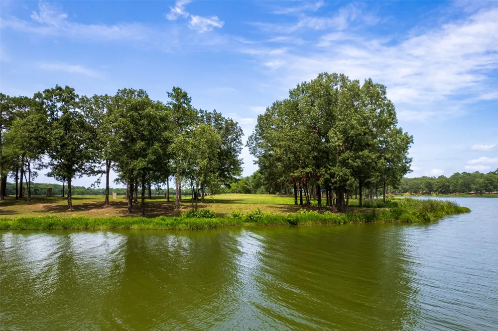 Eagles Nest Drive Mount Vernon, TX 75457