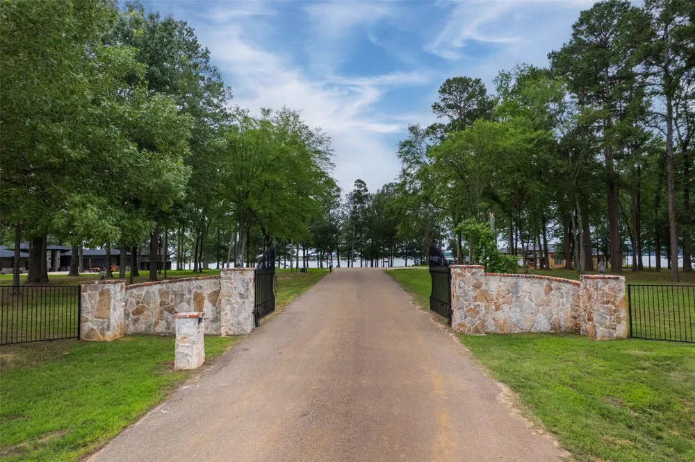 Eagles Nest Circle Mount Vernon, TX 75457