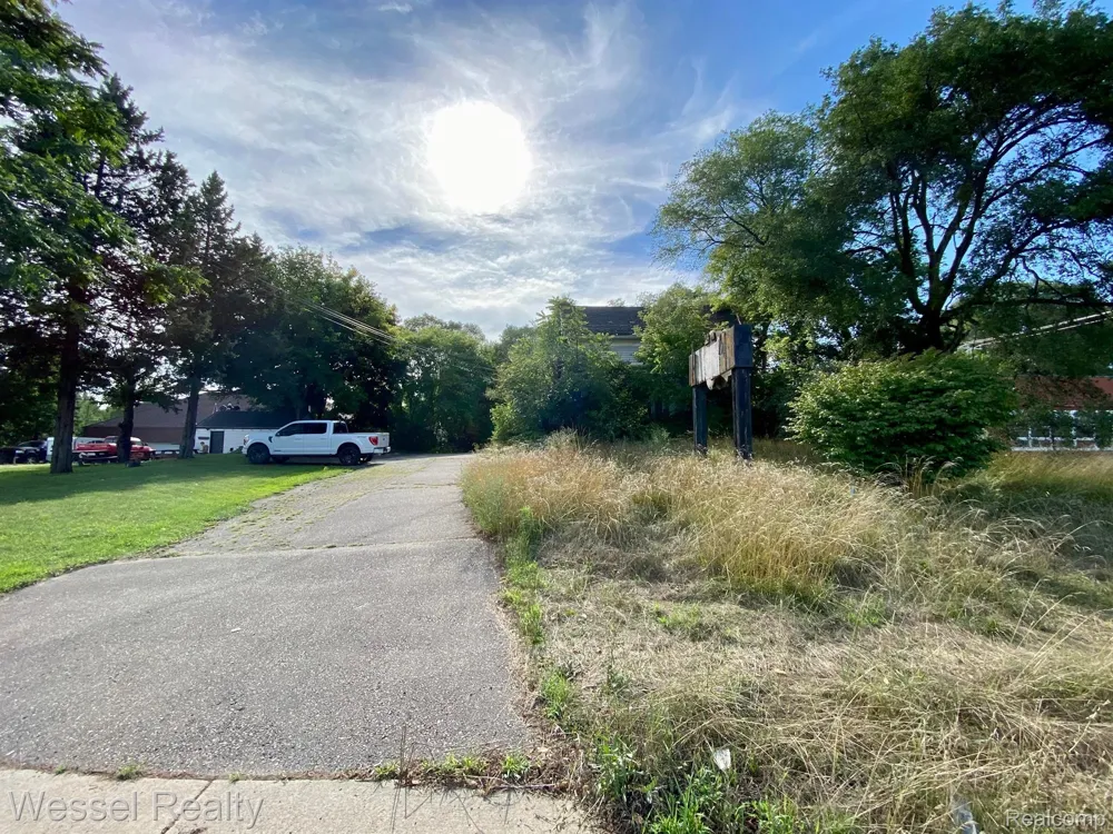 67091 VAN DYKE ROAD Washington Township, MI 48095