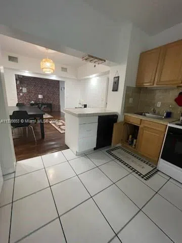 2811 Indian Creek Dr Miami Beach, FL 33140
