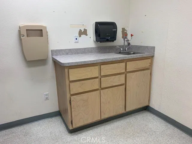 11424 Chamberlaine Way #8 & 9 Adelanto, CA 92392