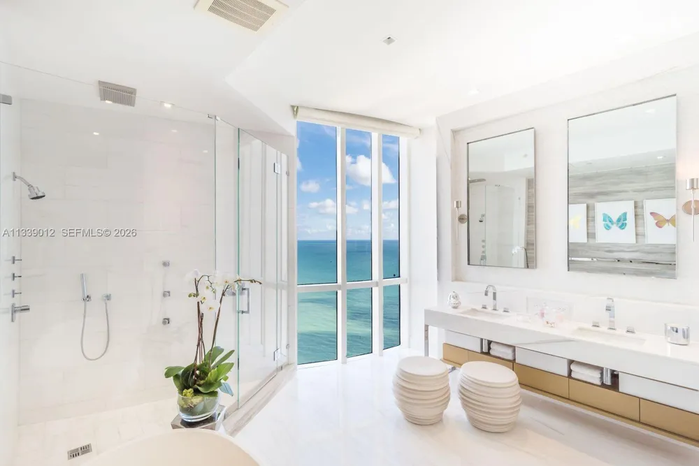 16001 Collins Ave #3201 Sunny Isles Beach, FL 33160