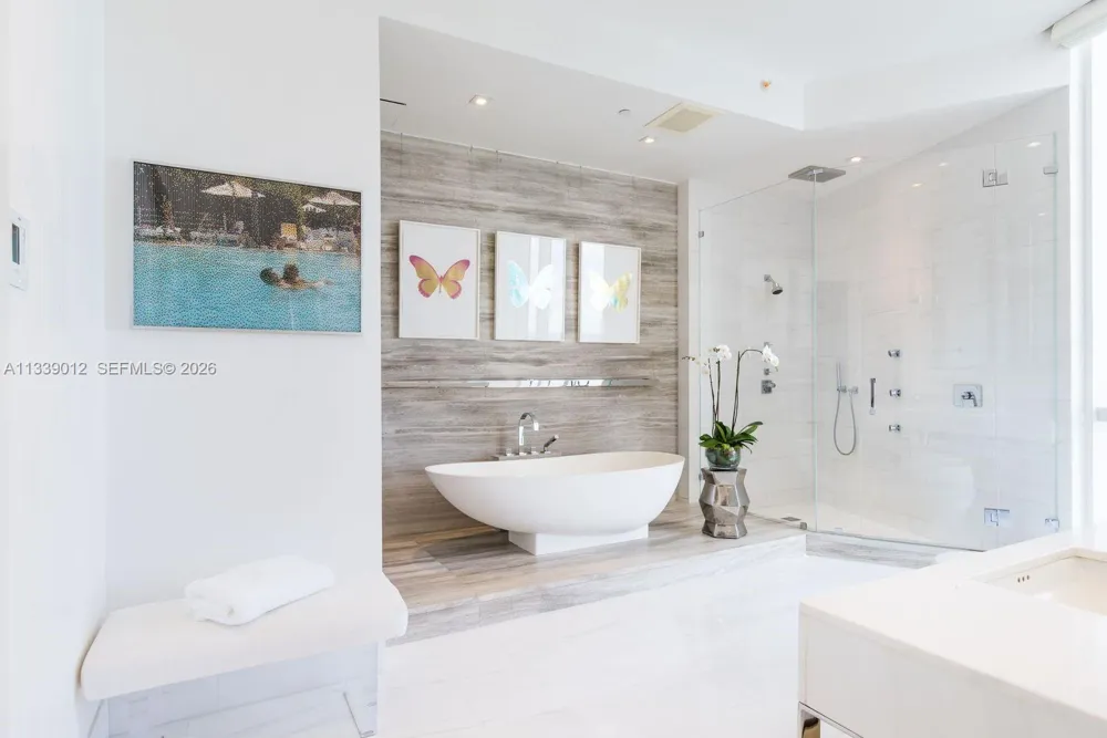 16001 Collins Ave #3201 Sunny Isles Beach, FL 33160