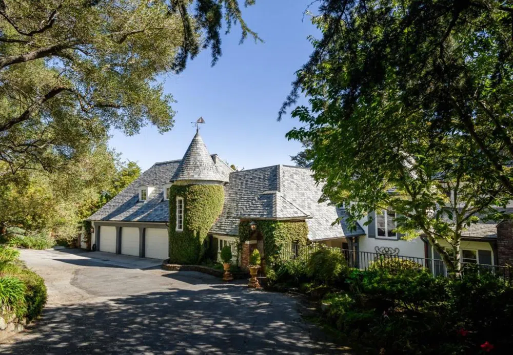 3085 Ralston Avenue Hillsborough, CA 94010