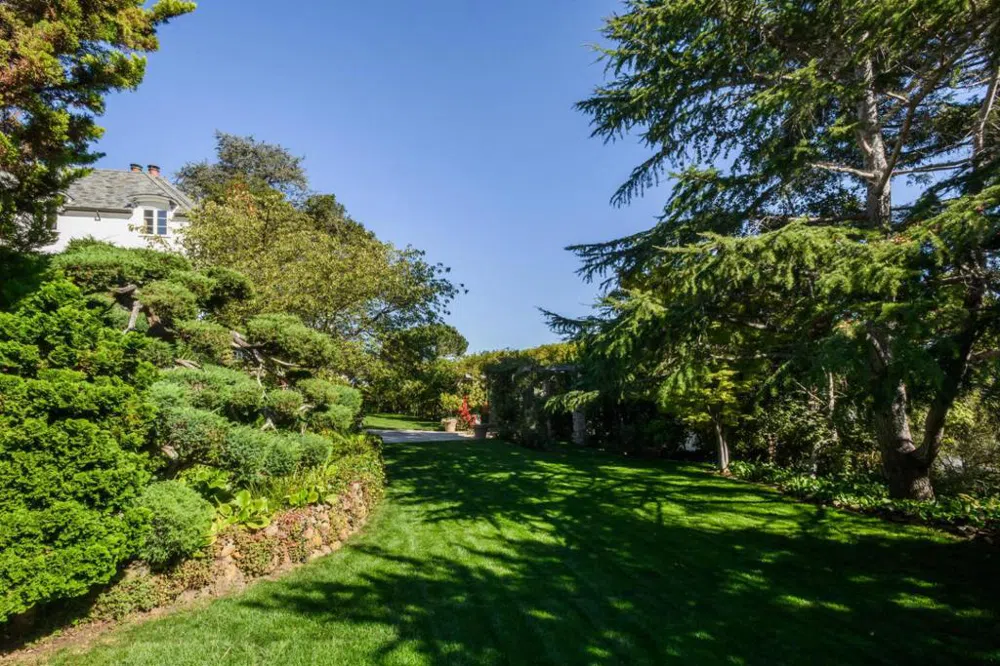 3085 Ralston Avenue Hillsborough, CA 94010