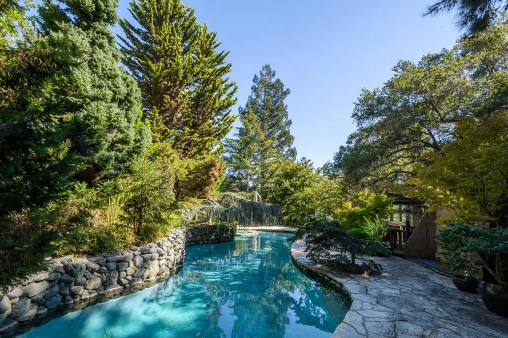 3085 Ralston Avenue Hillsborough, CA 94010