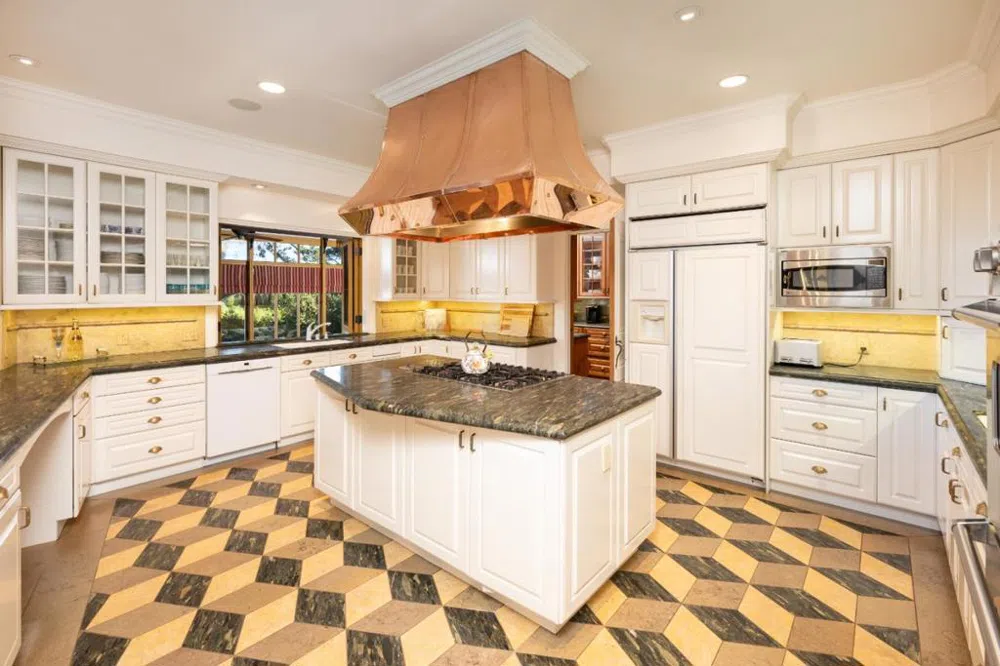 3085 Ralston Avenue Hillsborough, CA 94010