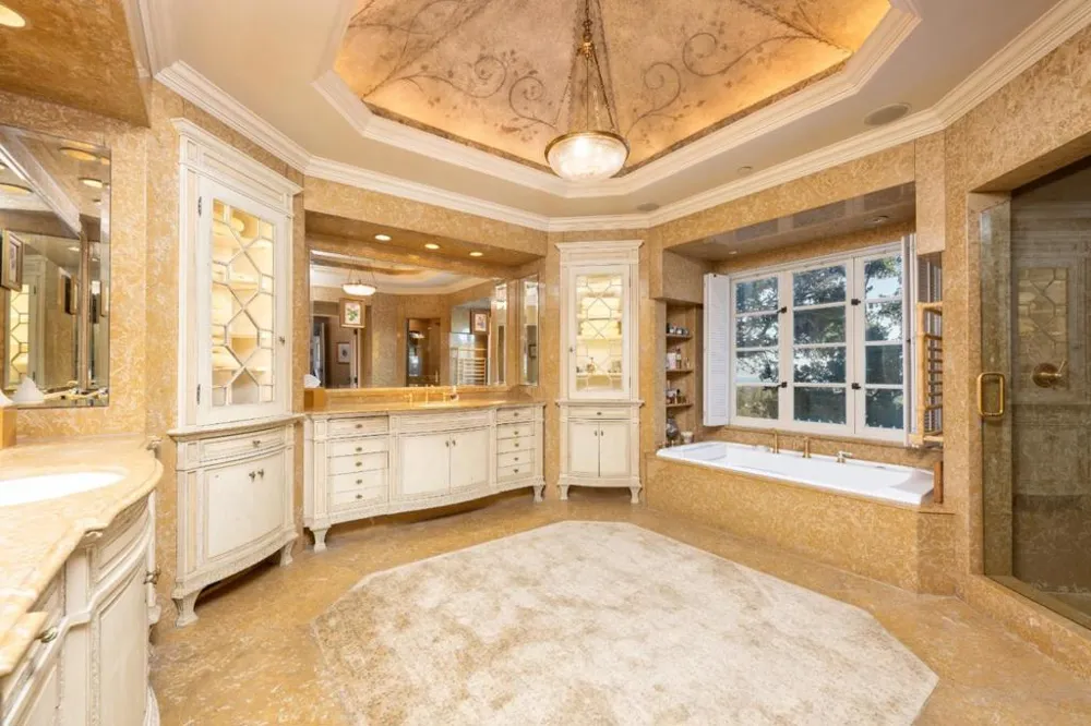 3085 Ralston Avenue Hillsborough, CA 94010
