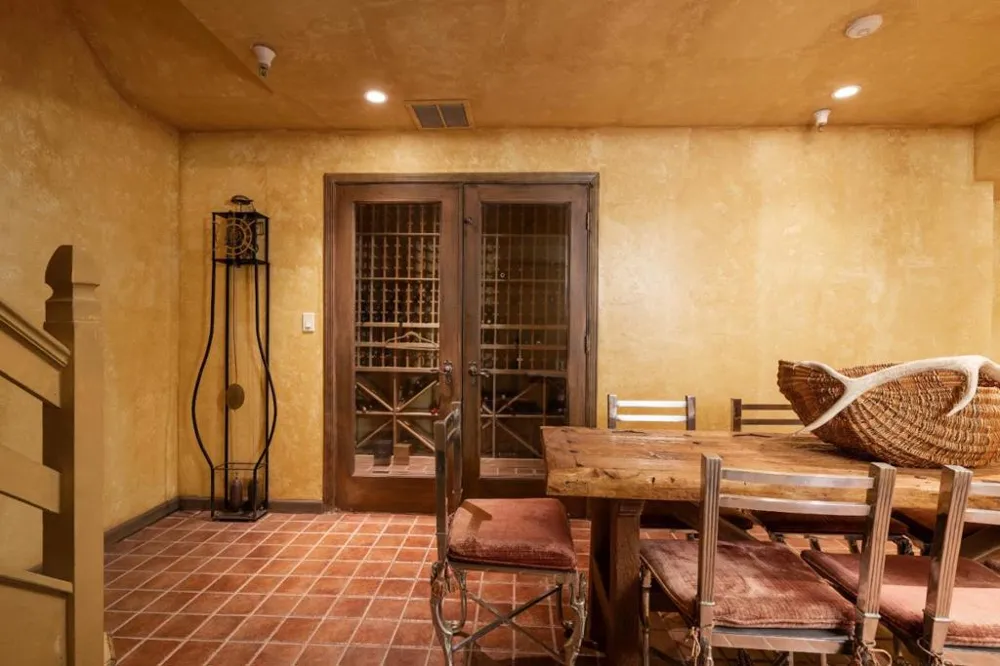 3085 Ralston Avenue Hillsborough, CA 94010