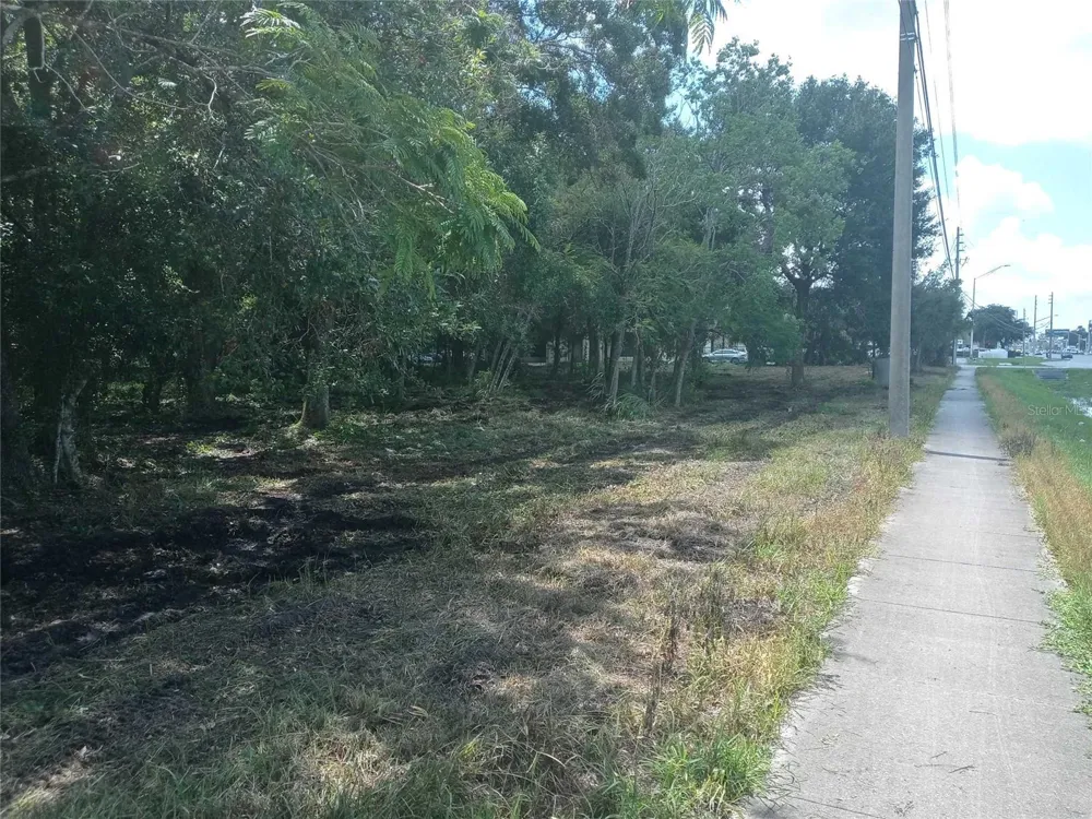 1427 SEMORAN BOULEVARD Orlando, FL 32807