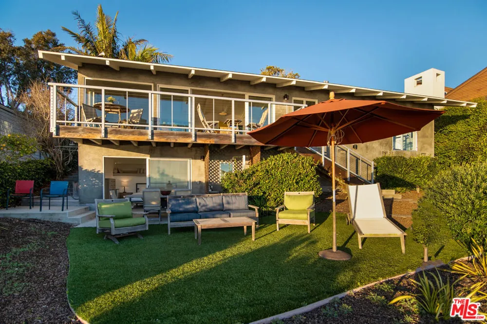2011 Edgewater Way Santa Barbara, CA 93109