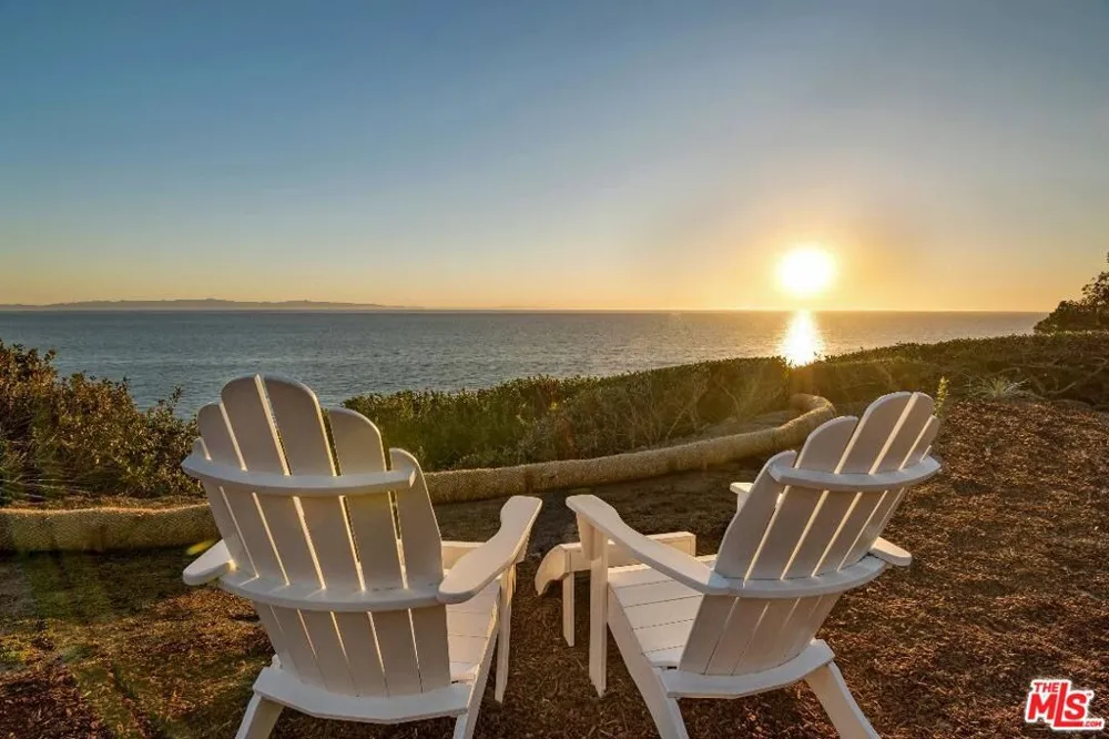 2011 Edgewater Way Santa Barbara, CA 93109
