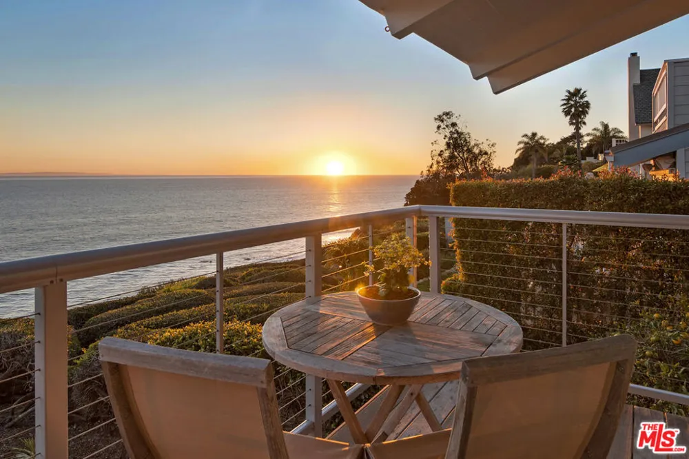 2011 Edgewater Way Santa Barbara, CA 93109