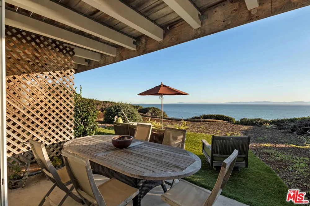 2011 Edgewater Way Santa Barbara, CA 93109