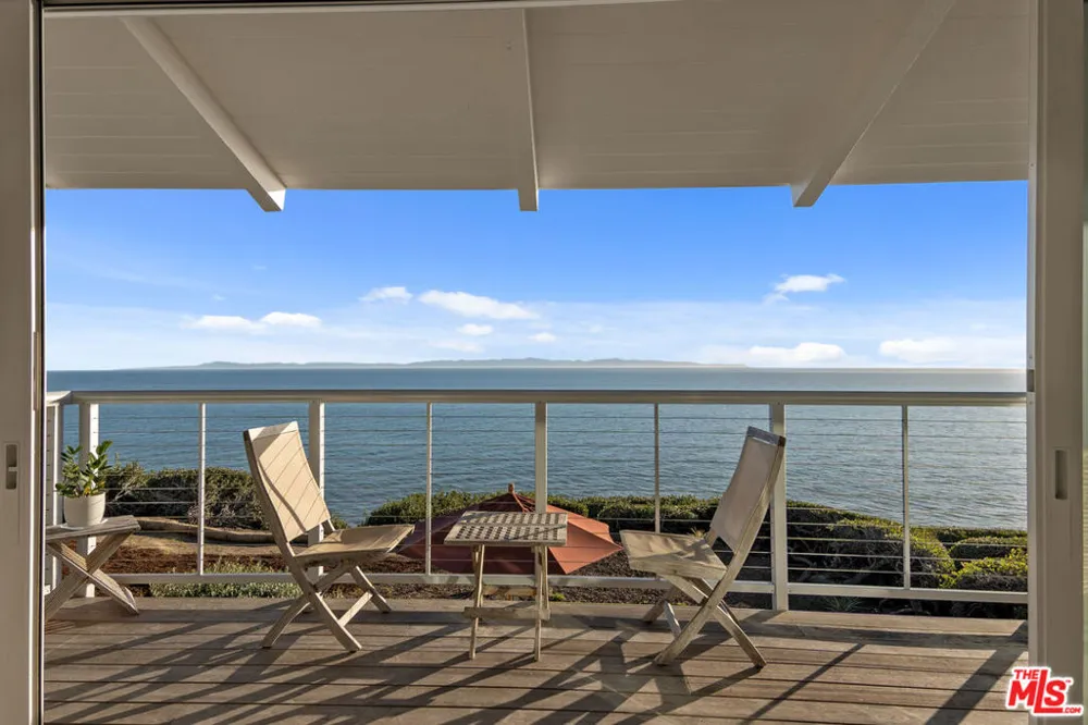 2011 Edgewater Way Santa Barbara, CA 93109