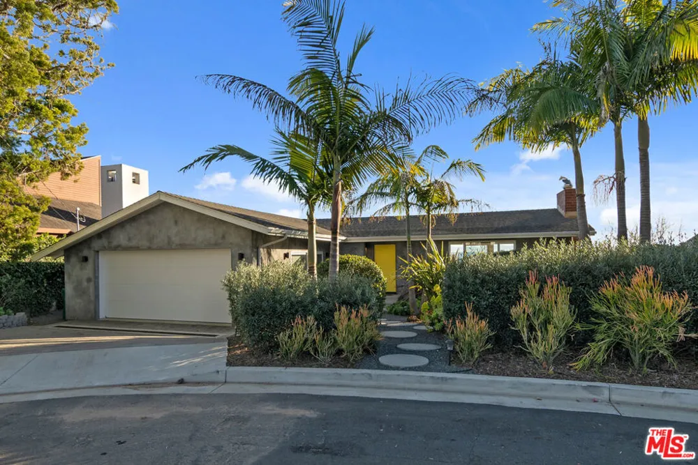 2011 Edgewater Way Santa Barbara, CA 93109