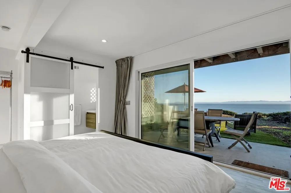 2011 Edgewater Way Santa Barbara, CA 93109
