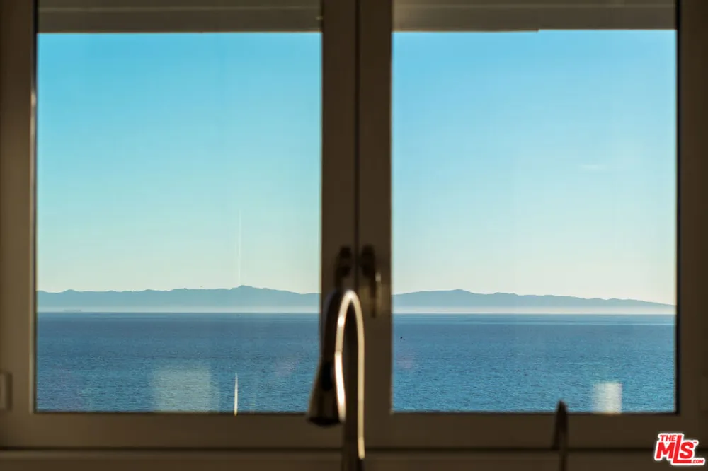 2011 Edgewater Way Santa Barbara, CA 93109