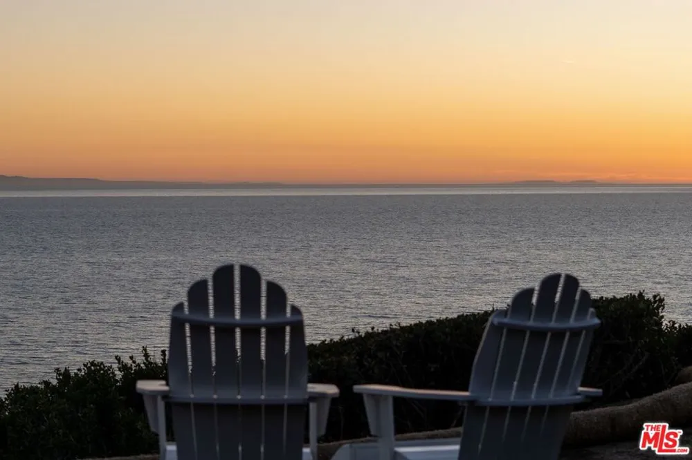 2011 Edgewater Way Santa Barbara, CA 93109