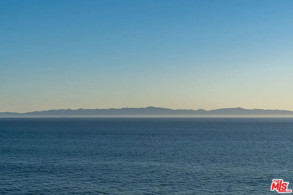 2011 Edgewater Way Santa Barbara, CA 93109