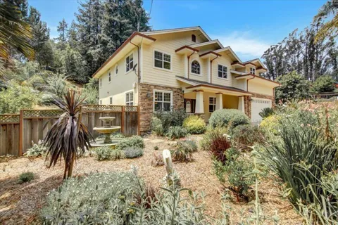 839 Calabasas Road