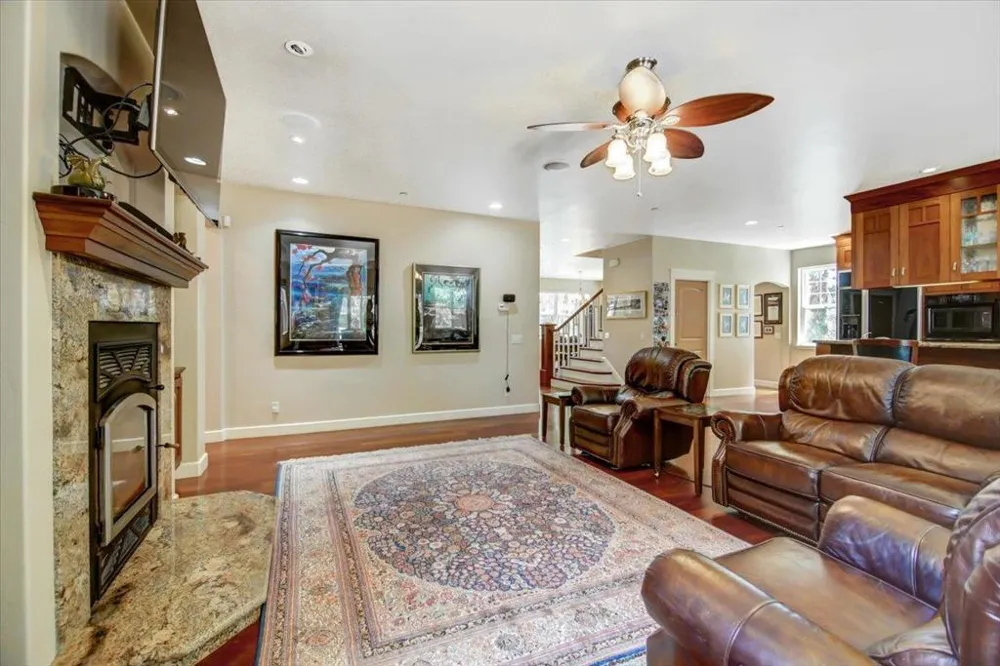 839 Calabasas Road Watsonville, CA 95076