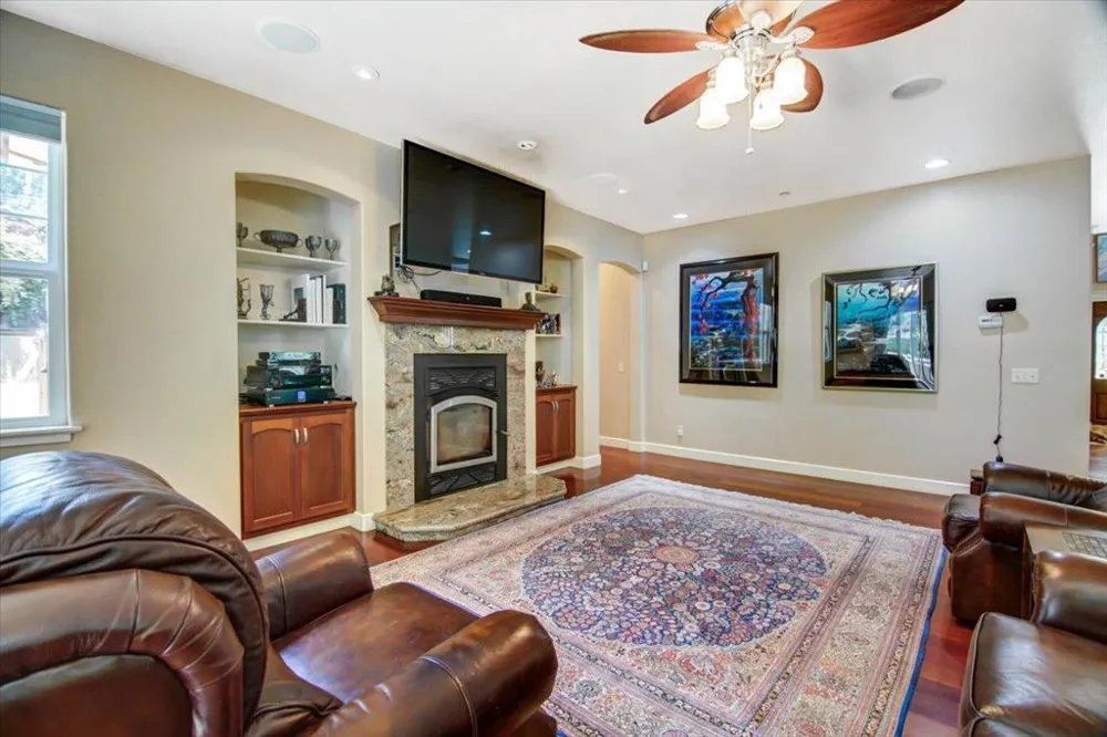 839 Calabasas Road Watsonville, CA 95076