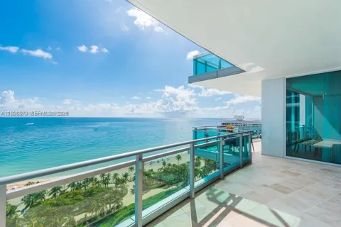 10295 Collins Ave #1202