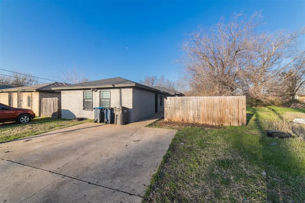 3844 Waldorf Street Fort Worth, TX 76119