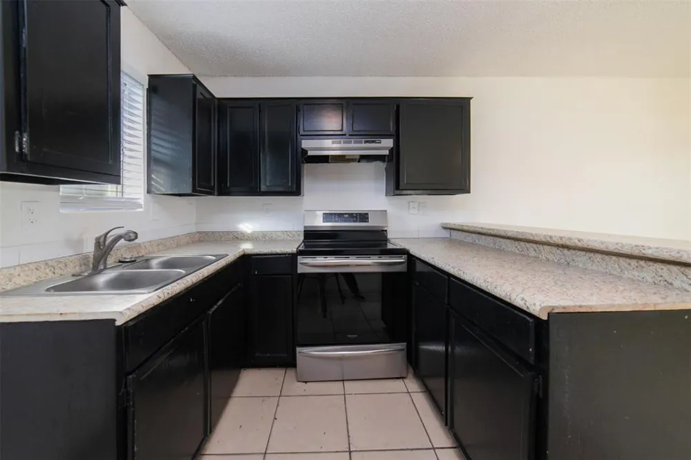 3844 Waldorf Street Fort Worth, TX 76119