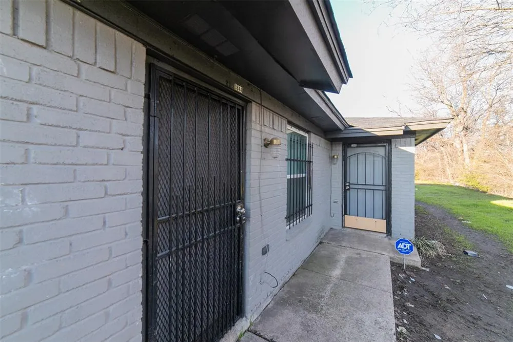 3844 Waldorf Street Fort Worth, TX 76119