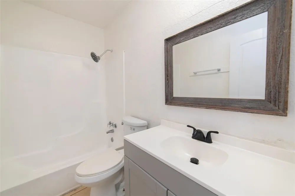 3844 Waldorf Street Fort Worth, TX 76119