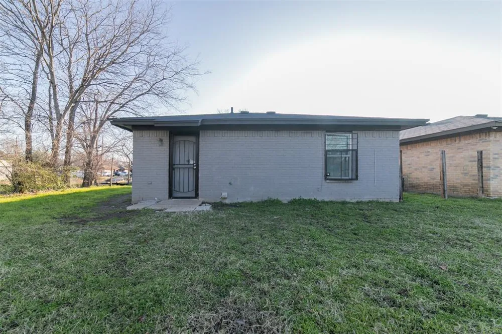 3844 Waldorf Street Fort Worth, TX 76119