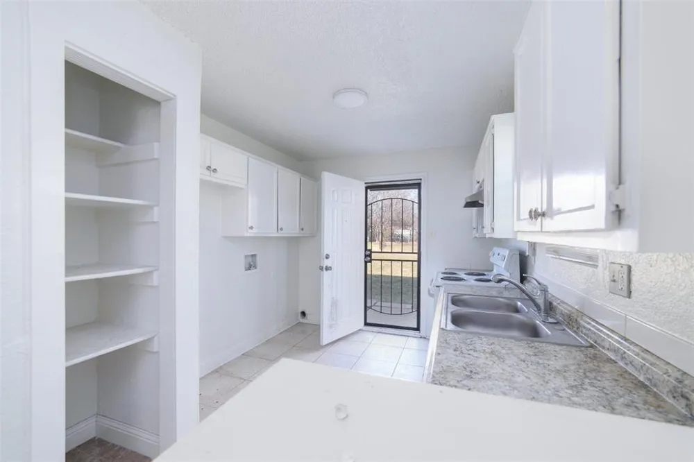 3844 Waldorf Street Fort Worth, TX 76119