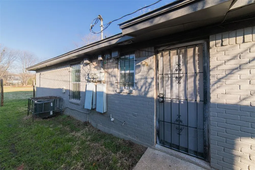 3844 Waldorf Street Fort Worth, TX 76119