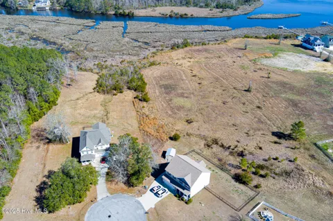208 Willas Court