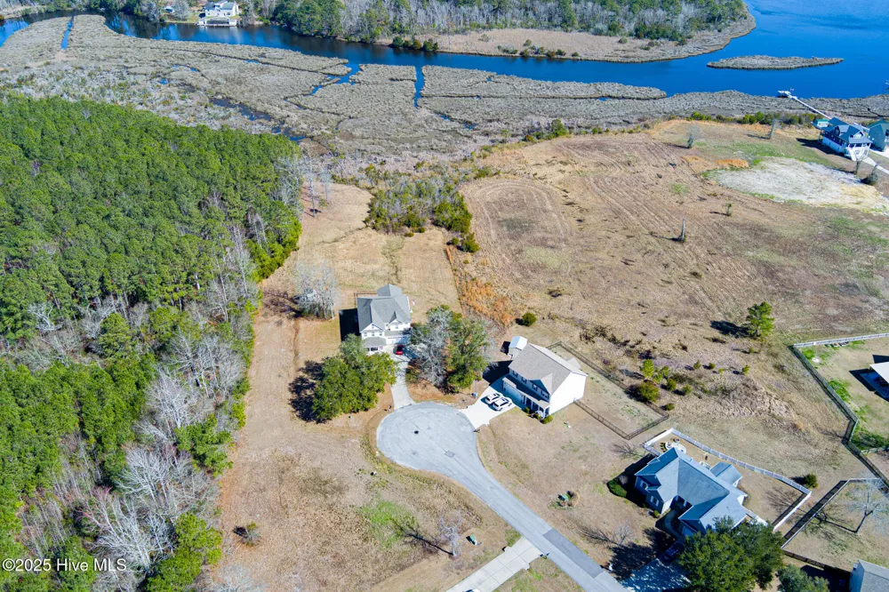 208 Willas Court Holly Ridge, NC 28445