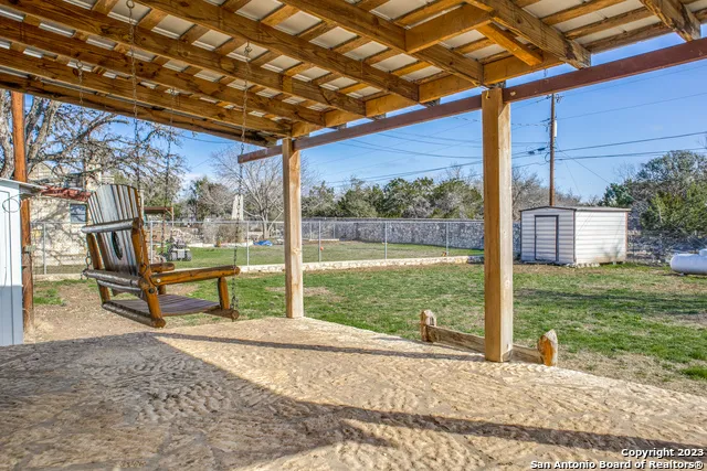 741 JULIA DR Comfort, TX 78013