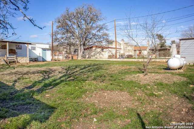741 JULIA DR Comfort, TX 78013