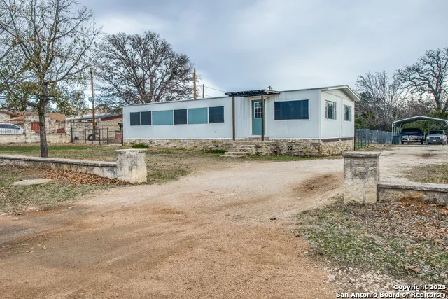741 JULIA DR Comfort, TX 78013