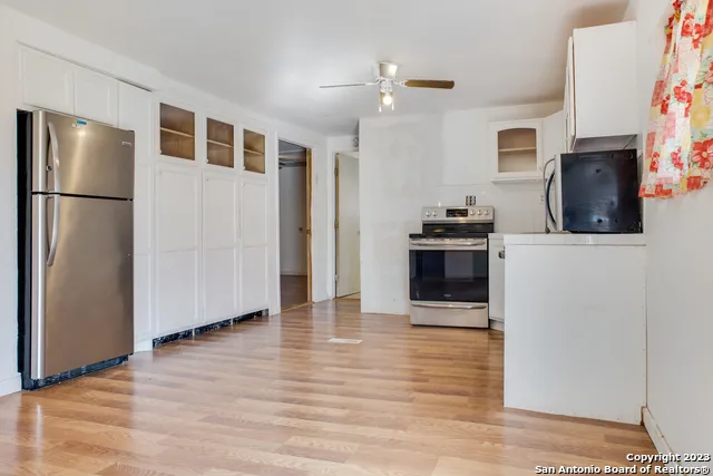 741 JULIA DR Comfort, TX 78013