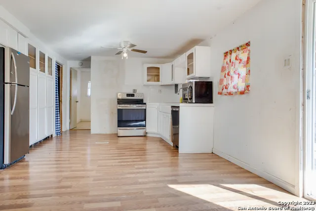741 JULIA DR Comfort, TX 78013