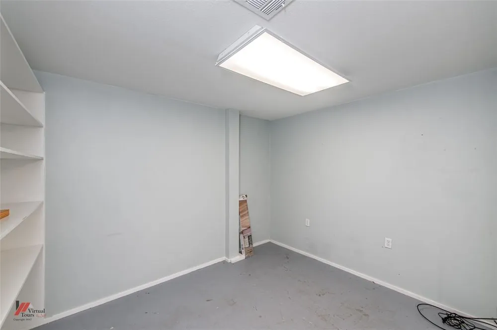 126 W Louisiana Avenue Vivian, LA 71082
