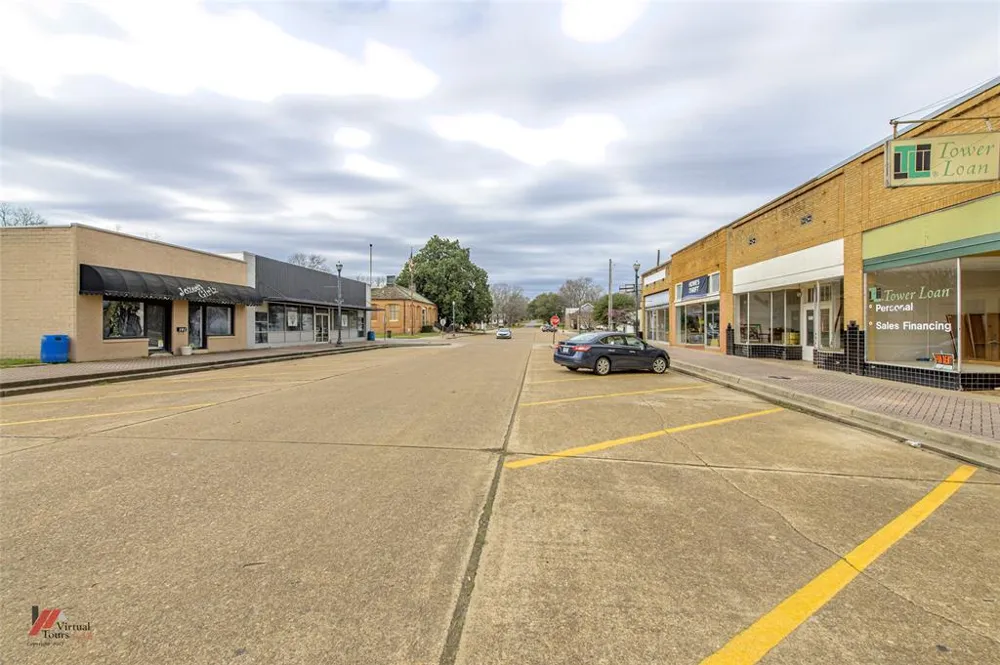 126 W Louisiana Avenue Vivian, LA 71082