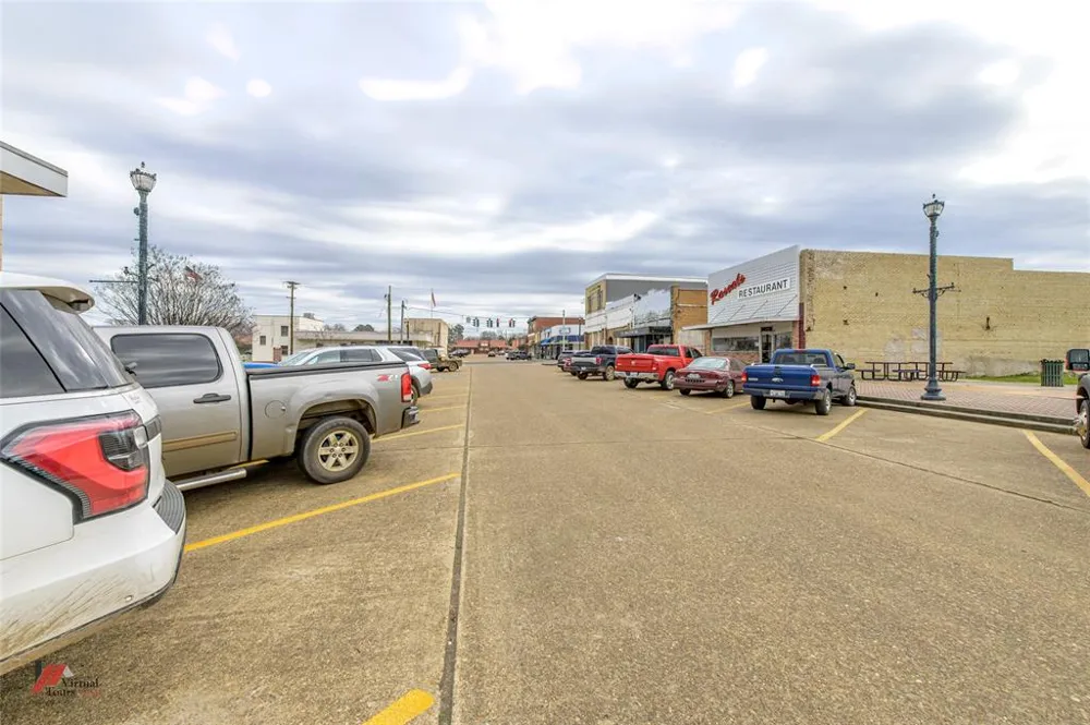 126 W Louisiana Avenue Vivian, LA 71082