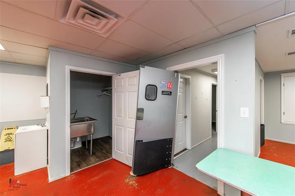 126 W Louisiana Avenue Vivian, LA 71082