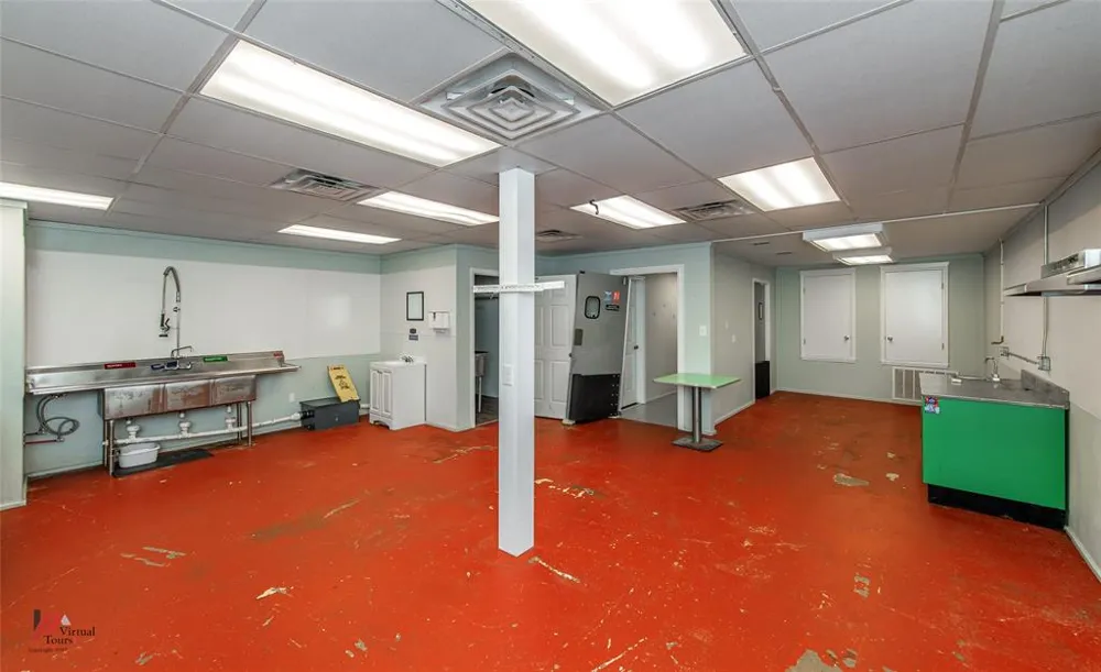 126 W Louisiana Avenue Vivian, LA 71082