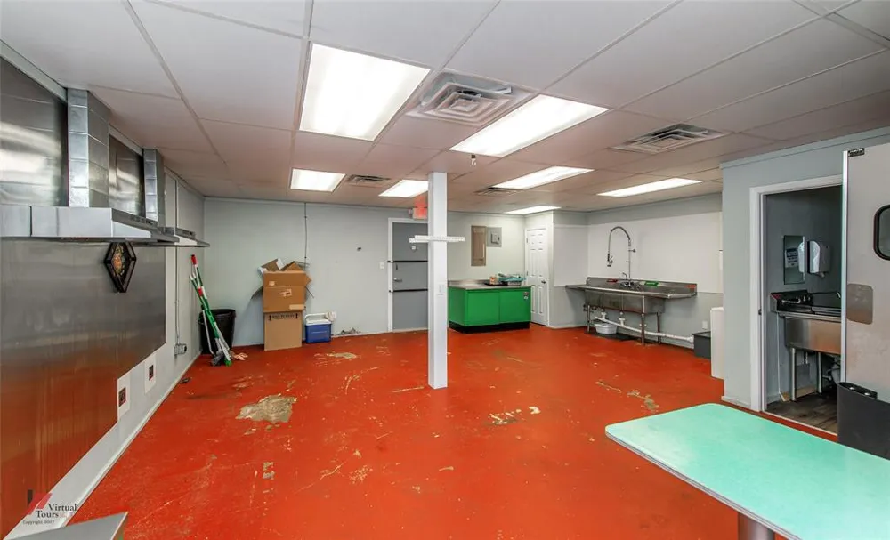 126 W Louisiana Avenue Vivian, LA 71082